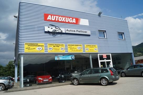 Fachada Taller Autos Pellicer con sealizacion Autoxuga