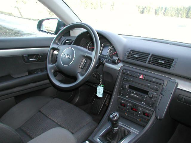 Audi A4 3.0 ,SPORTFAHRWERK,KHLBOX,SPORTSITZE,CD,
