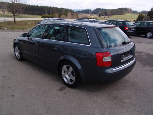 Audi A4 Avant 2.5 TDI QUATTRO,Xenon-Plus,APS