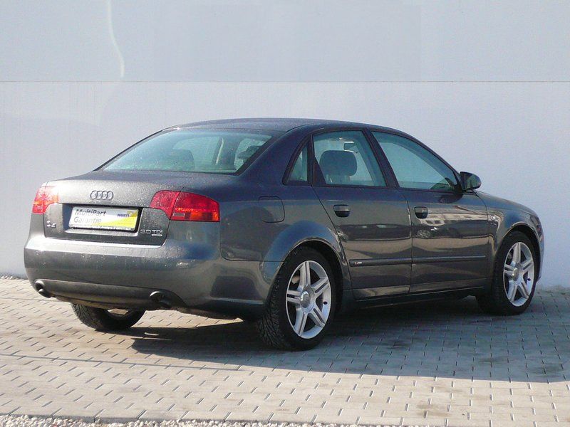 Audi A4 3.0 TDI DPF quattro S-LINE XENON CD 1.HAND