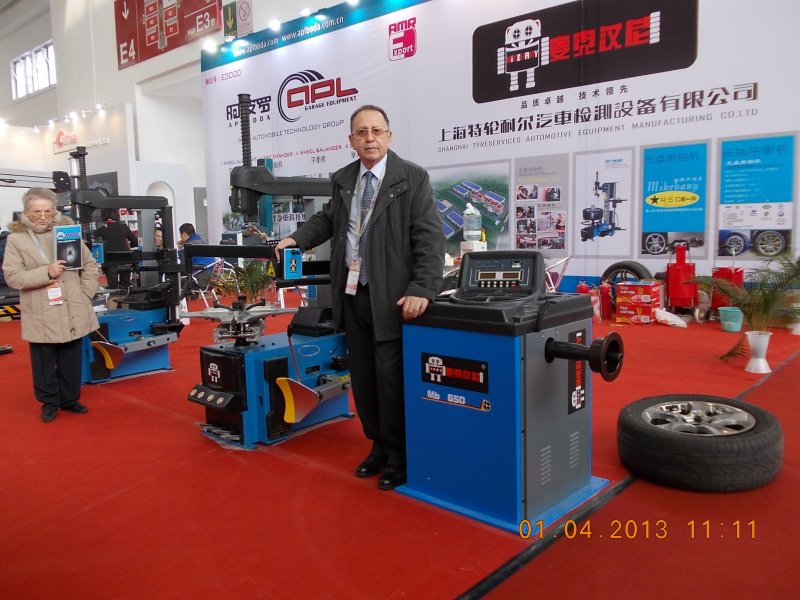 Tecnico de Autoxuga en expomecanica Shanghai 2013