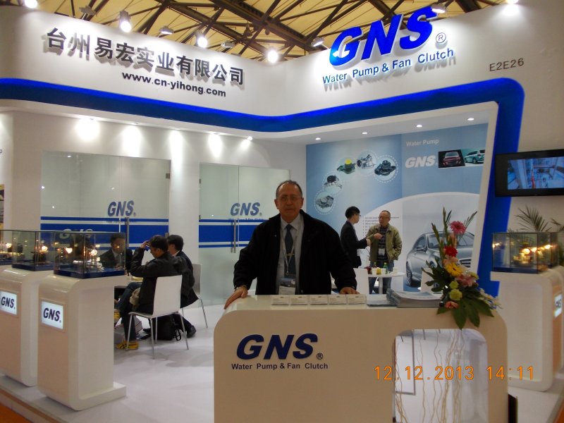 Tecnico Autoxuga en el stand de bombas de agua GNS