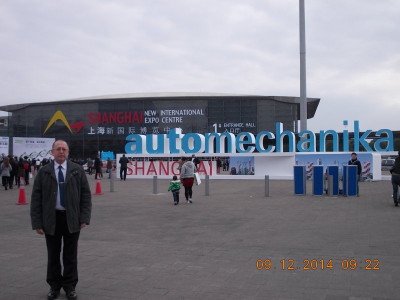 Tecnico en Automechanika Shanghai