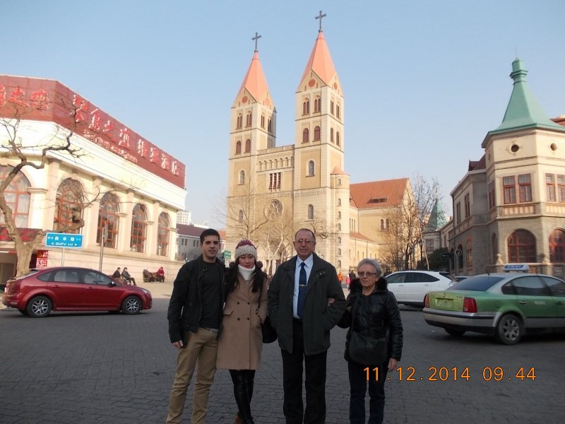 Tecnico de Autoxuga y fachada catedral Qingdao