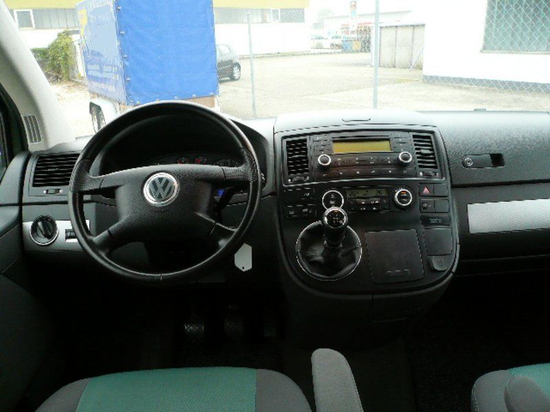 VW T5 Multivan Comfortline 2.5 TDI TISCH 2xSCHIEBET�RE