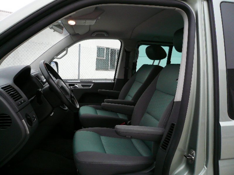 VW T5 Multivan Comfortline 2.5 TDI TISCH 2xSCHIEBET�RE