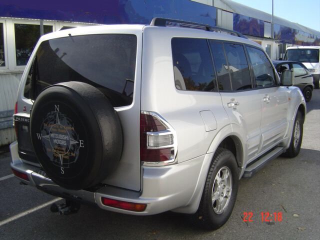 Mitsubishi Pajero 3.2 DI-D ELEGANCE 7 SITZER, Gel�ndewagen/Pickup